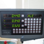 フライス盤用 後付デジタルスケール取付工事　